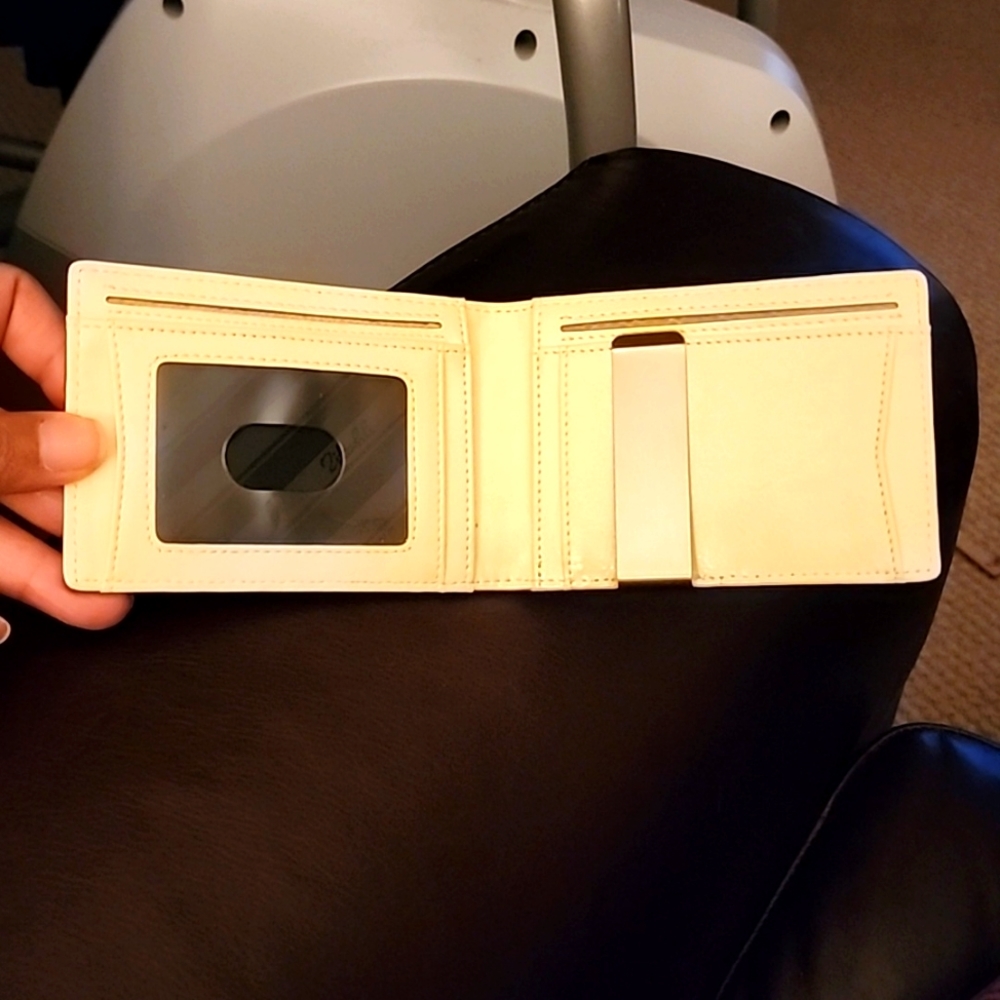 Men's Wallet - Picture 2 of 3